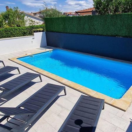 Villa Castanea - Kuca Za Odmor S Bazenom Kukci Εξωτερικό φωτογραφία