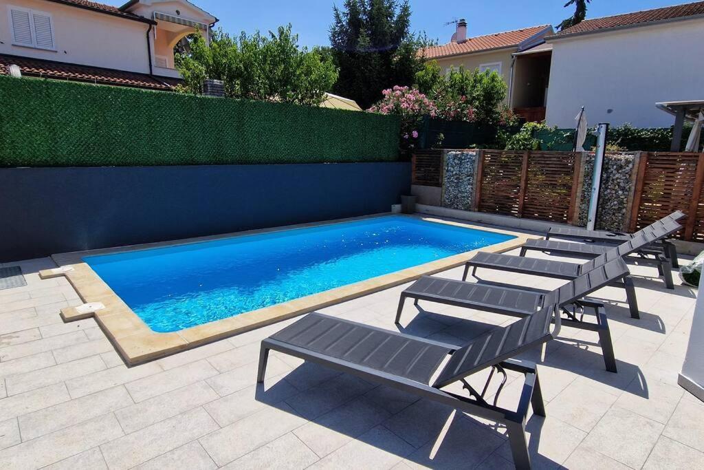 Villa Castanea - Kuca Za Odmor S Bazenom Kukci Εξωτερικό φωτογραφία