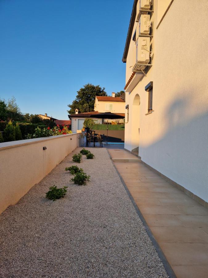 Villa Castanea - Kuca Za Odmor S Bazenom Kukci Εξωτερικό φωτογραφία